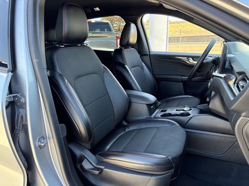 Used 2024 Ford Escape ST-Line w/ Tech Pack #1 FWD image 30