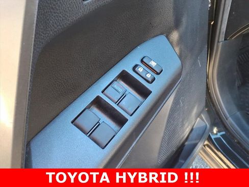 Used 2018 Toyota RAV4 XLE w/ Convenience Package image 15