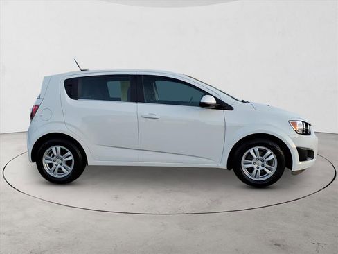 Used 2016 Chevrolet Sonic LT image 4