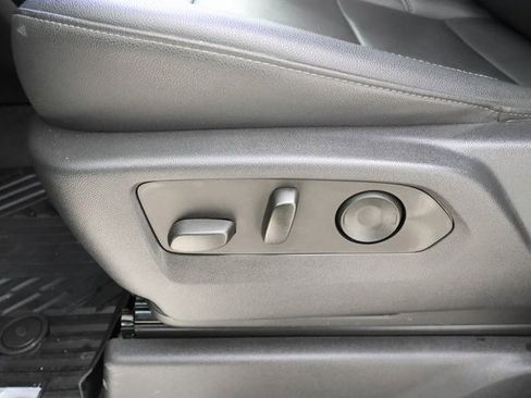 Used 2023 Chevrolet Silverado 1500 LTZ image 9