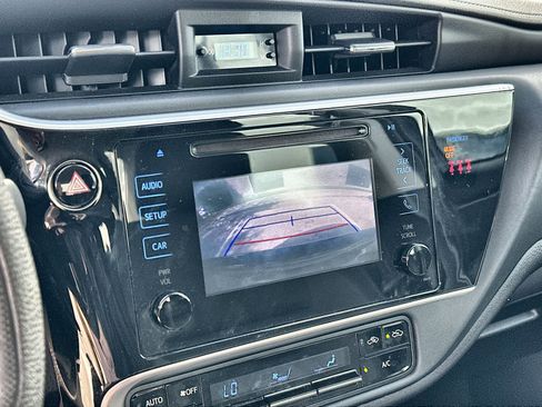 Used 2019 Toyota Corolla LE image 25