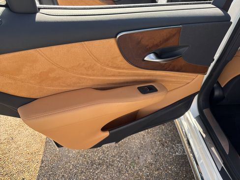 Used 2024 Lexus LS 500 image 10