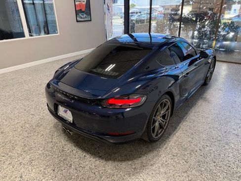 Used 2017 Porsche 718 Cayman S RWD image 8