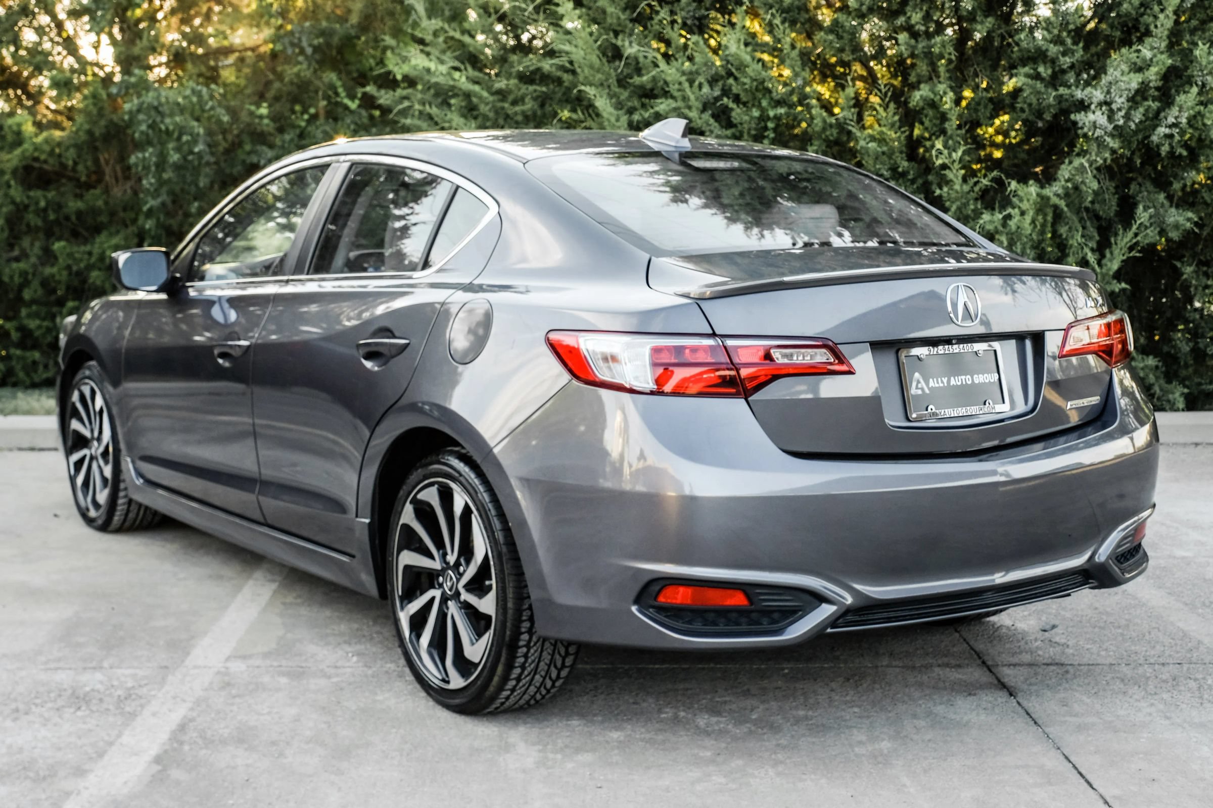 Used 2018 Acura ILX w/ Special Edition Package FWD image 11