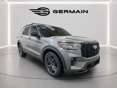 Certified 2025 Ford Explorer ST image 2