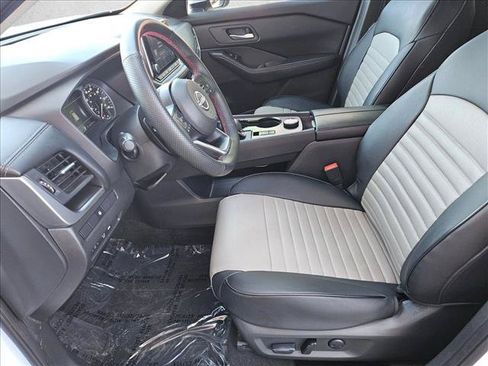 Used 2024 Nissan Rogue SV AWD/4WD image 21