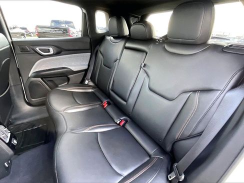 Used 2024 Jeep Compass Latitude w/ Sun and Sound Group image 19