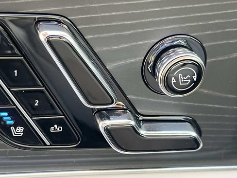 Used 2026 Cadillac Lyriq Signature Sport AWD/4WD image 29
