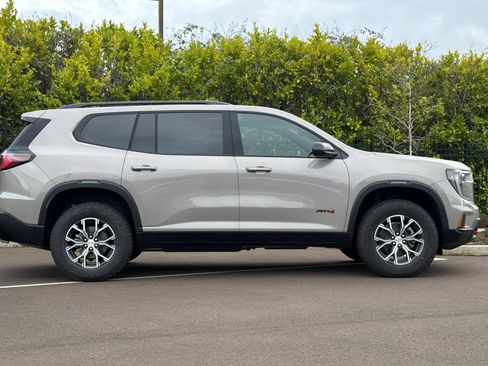New 2026 GMC Acadia AT4 w/ Luxury Package image 4