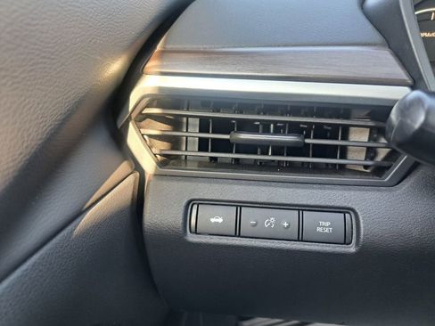 Used 2024 Nissan Altima 2.5 SV image 14