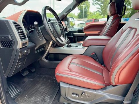 Used 2019 Ford F150 Platinum w/ Equipment Group 701A Luxury AWD/4WD image 13