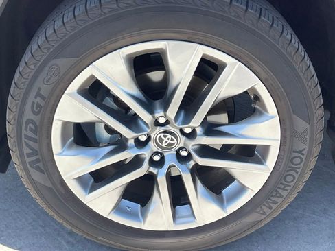 Used 2025 Toyota RAV4 Limited w/ Advanced Technology Package FWD image 4