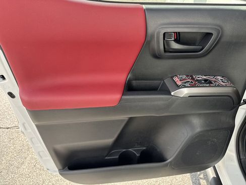 Used 2023 Toyota Tacoma SR5 w/ Technology Package image 18