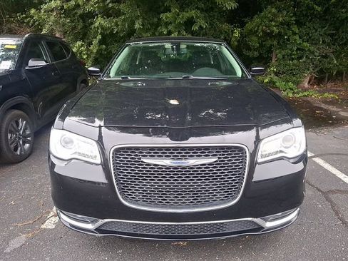 Used 2021 Chrysler 300 Touring w/ Driver Convenience Group RWD image 2