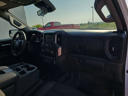 Used 2024 Chevrolet Silverado 1500 Custom AWD/4WD image 28
