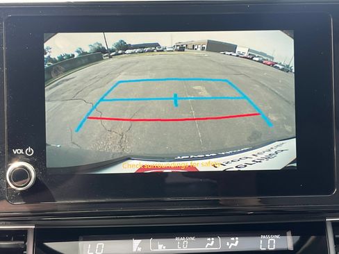 Used 2025 Toyota Sienna LE w/ LE Plus Package AWD/4WD image 17