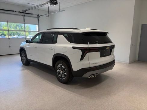 New 2027 Chevrolet Traverse LT w/ Driver Confidence Package FWD image 4