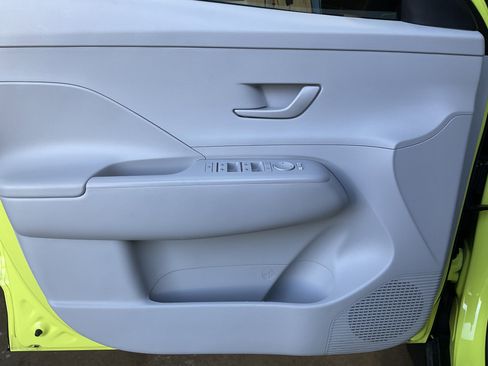 Used 2024 Hyundai Kona SEL image 25