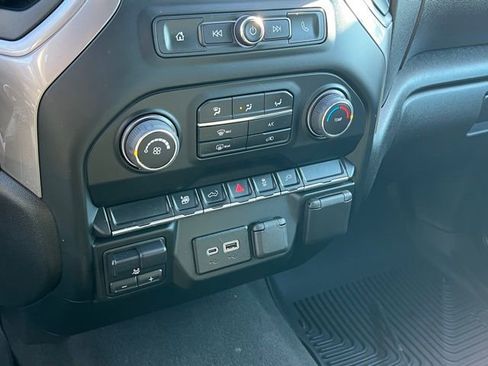 Used 2022 Chevrolet Silverado 2500 Custom w/ Custom Value Package image 21