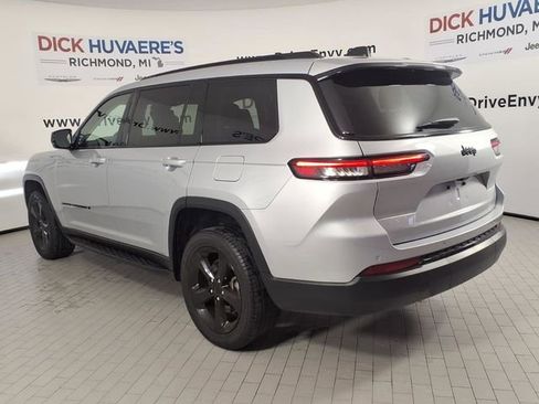 Used 2024 Jeep Grand Cherokee L Limited w/ Black Appearance Package AWD/4WD image 6