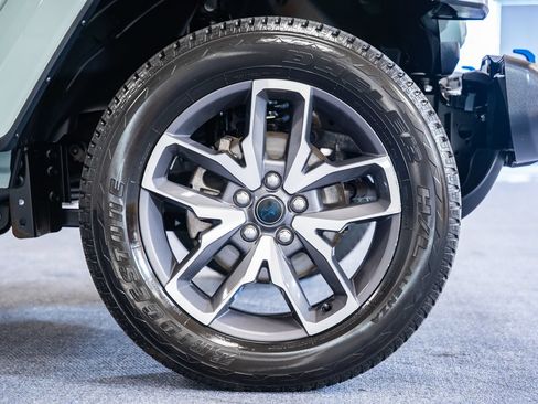 Used 2024 Jeep Wrangler Unlimited AWD/4WD image 19