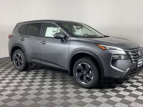 New 2025 Nissan Rogue SV image 2