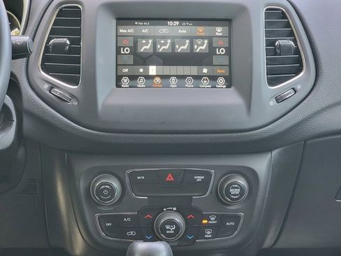 Certified 2019 Jeep Compass Latitude AWD/4WD image 27