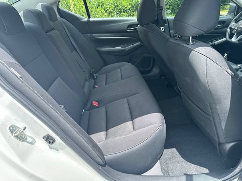 Used 2025 Nissan Altima 2.5 SV FWD image 15