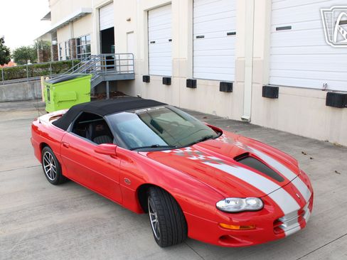 Used 2002 Chevrolet Camaro Z28 w/ SS Performance/Appearance Pkg RWD image 27