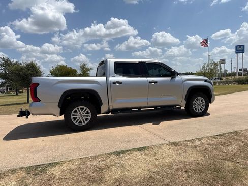 Used 2022 Toyota Tundra SR5 AWD/4WD image 18