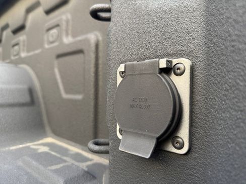 Used 2023 GMC Sierra 1500 AT4 w/ Technology Package AWD/4WD image 19