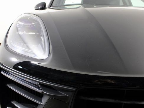 Certified 2023 Porsche Macan S image 11