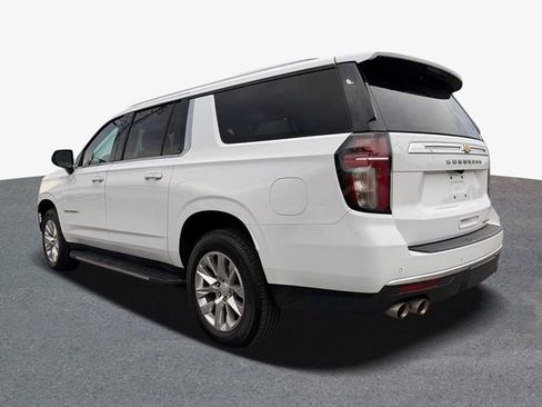 Used 2023 Chevrolet Suburban Premier AWD/4WD image 2