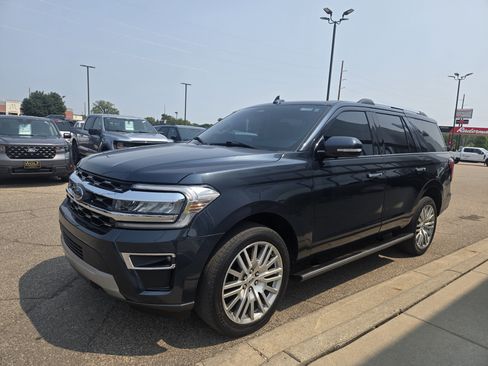 Certified 2022 Ford Expedition Limited AWD/4WD image 3