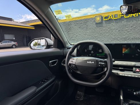 Used 2025 Kia K4 FWD image 23