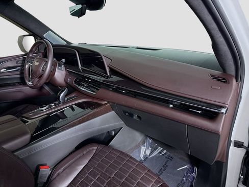 Used 2023 Cadillac Escalade ESV Sport Platinum image 33