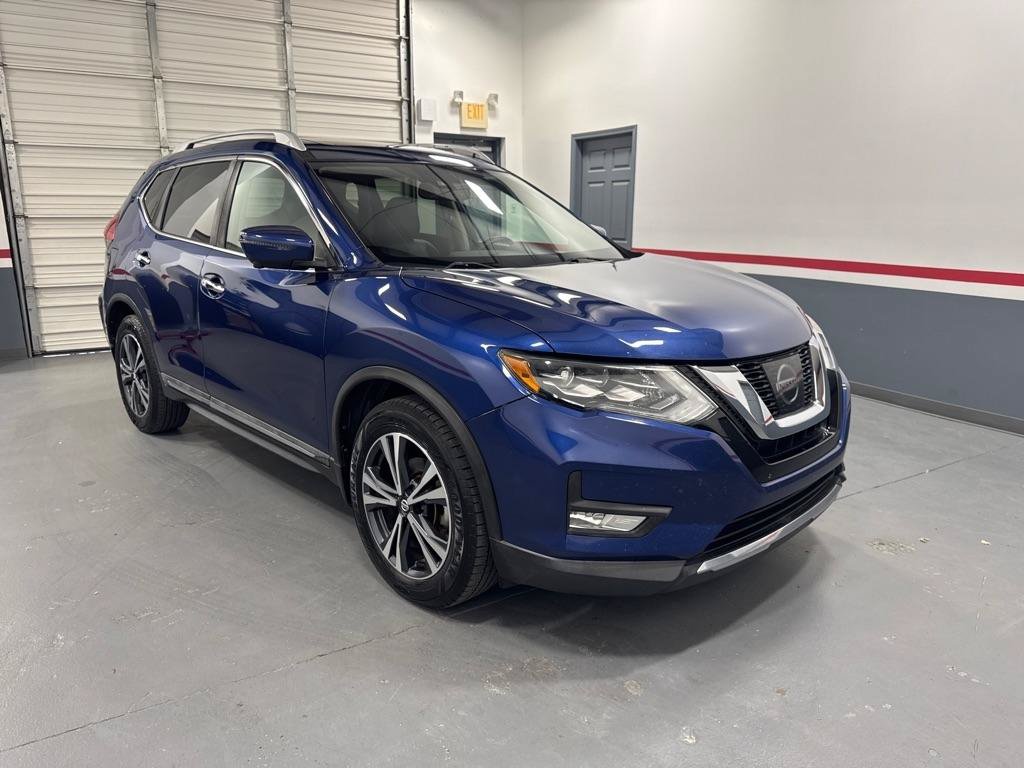 Used 2017 Nissan Rogue SL w/ SL Premium Package FWD image 2