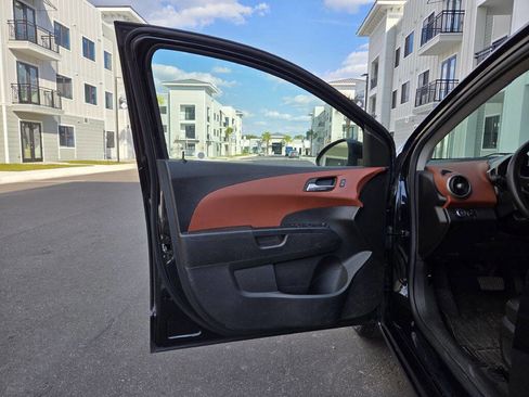 Used 2015 Chevrolet Sonic LTZ image 22