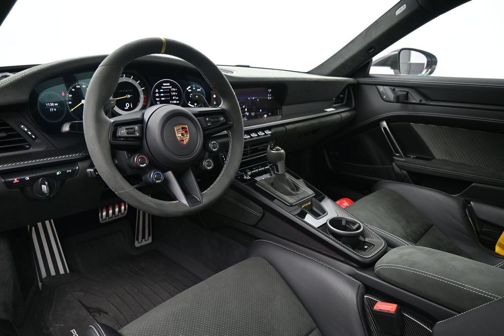 Certified 2025 Porsche 911 GT3 RS RWD image 4