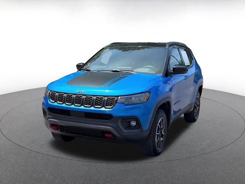 Used 2025 Jeep Compass Trailhawk AWD/4WD image 7