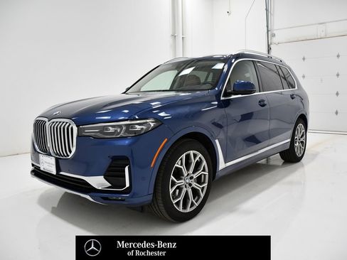 Used 2022 BMW X7 xDrive40i w/ Premium Package image 1