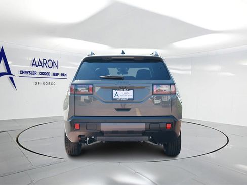 New 2026 Jeep Cherokee Laredo image 3