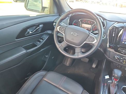 Used 2023 Chevrolet Traverse RS image 10