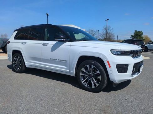 Used 2022 Jeep Grand Cherokee L Overland w/ Advanced Protech Group III image 2