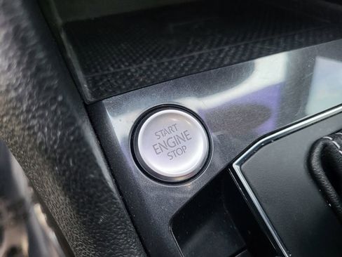 Used 2021 Volkswagen Tiguan SE R-Line image 25