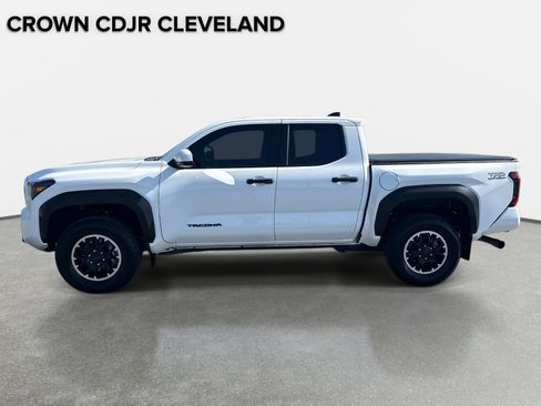 Used 2024 Toyota Tacoma TRD Off-Road AWD/4WD image 8