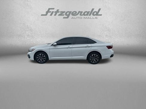 Used 2022 Volkswagen Jetta S image 4