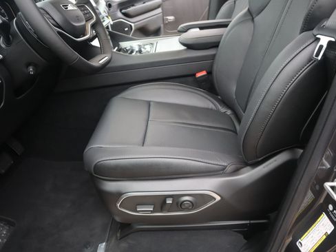 New 2026 Jeep Grand Wagoneer Limited AWD/4WD image 12