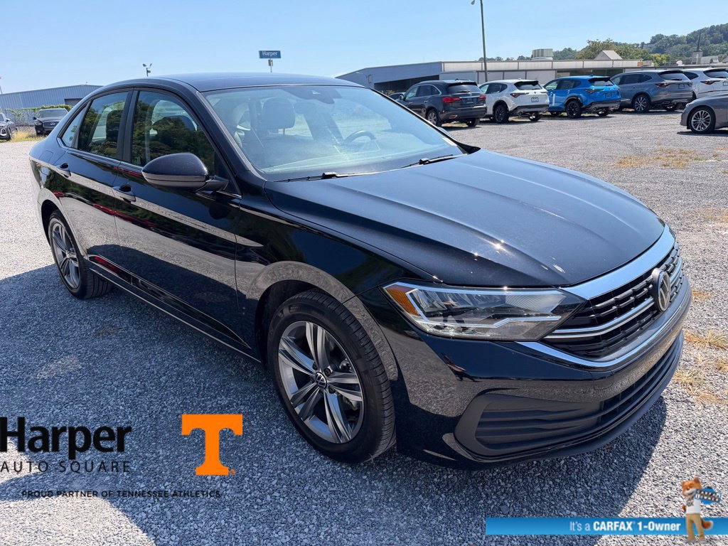 Used 2024 Volkswagen Jetta SE w/ Panoramic Sunroof Package FWD image 7