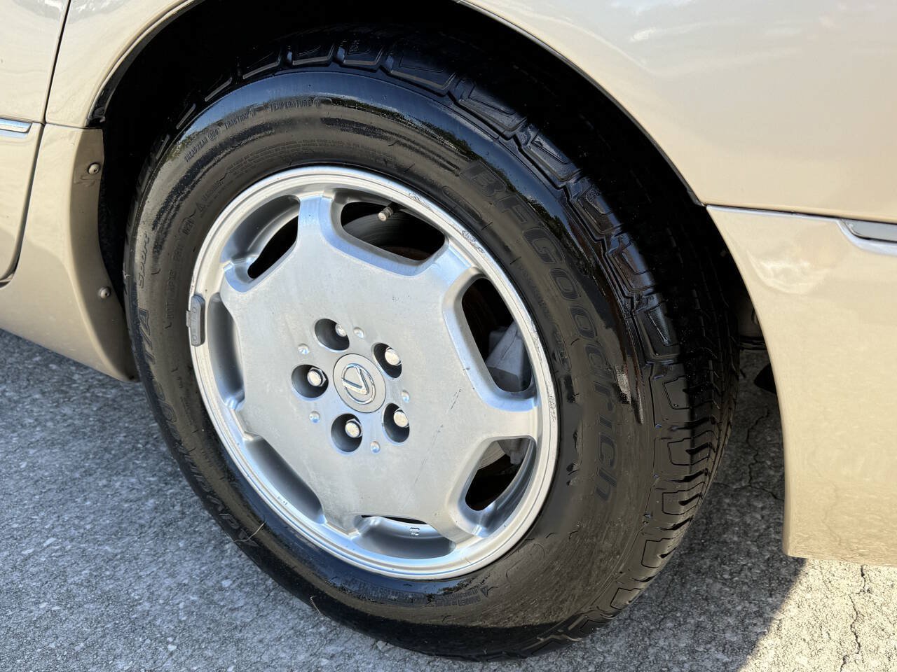 Used 2002 Lexus LS 430 RWD image 17